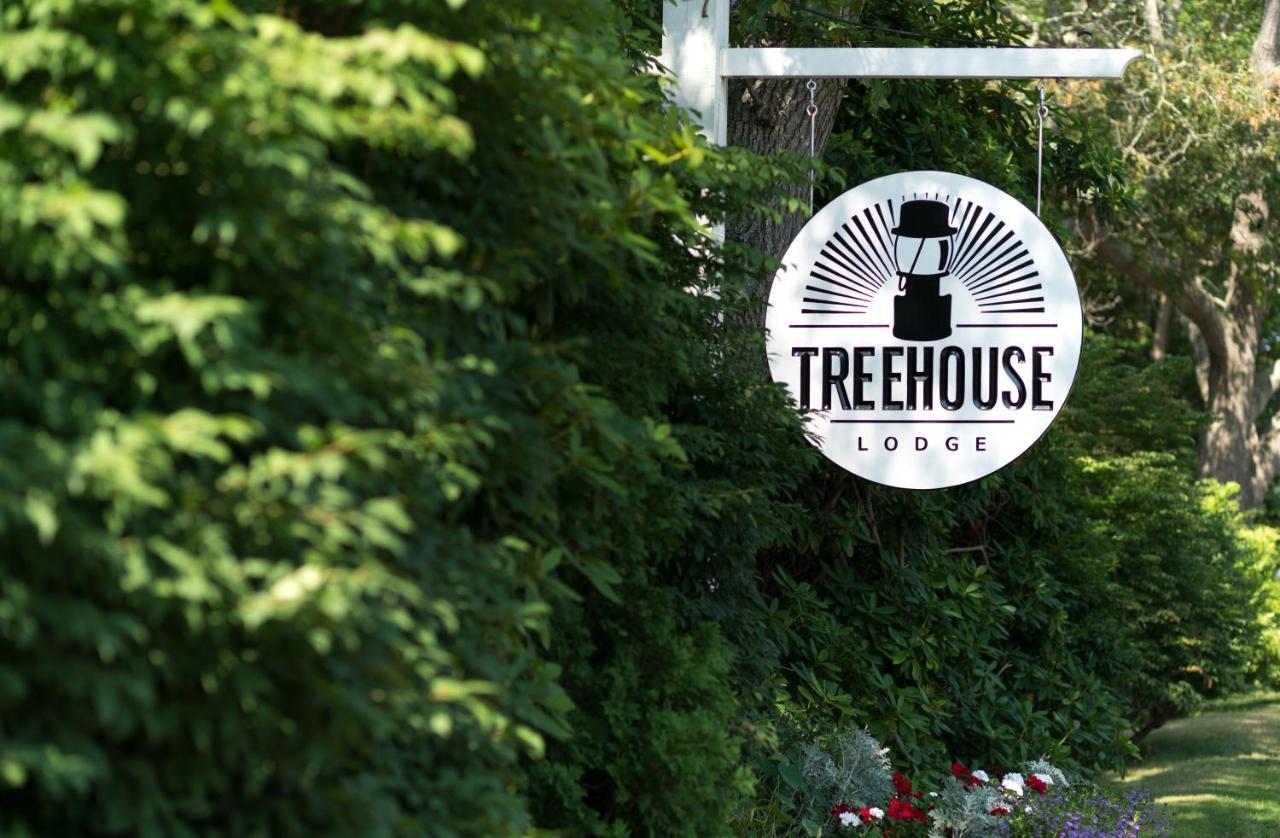 Treehouse Lodge Woods Hole Extérieur photo